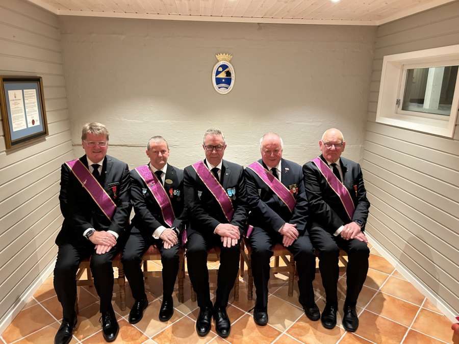 fra v: I. Røgeberg, N.O.Pleym, W. M. Opdahl, P-E. Fiskebeck, E. Vindorum.