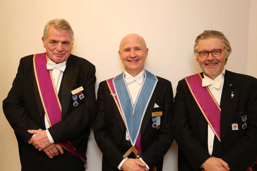 To nye Honnørtegn i St.Olaf t.d.g.T