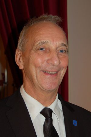 Arne Hjermind, travel og positiv formann for byens travleste kor.