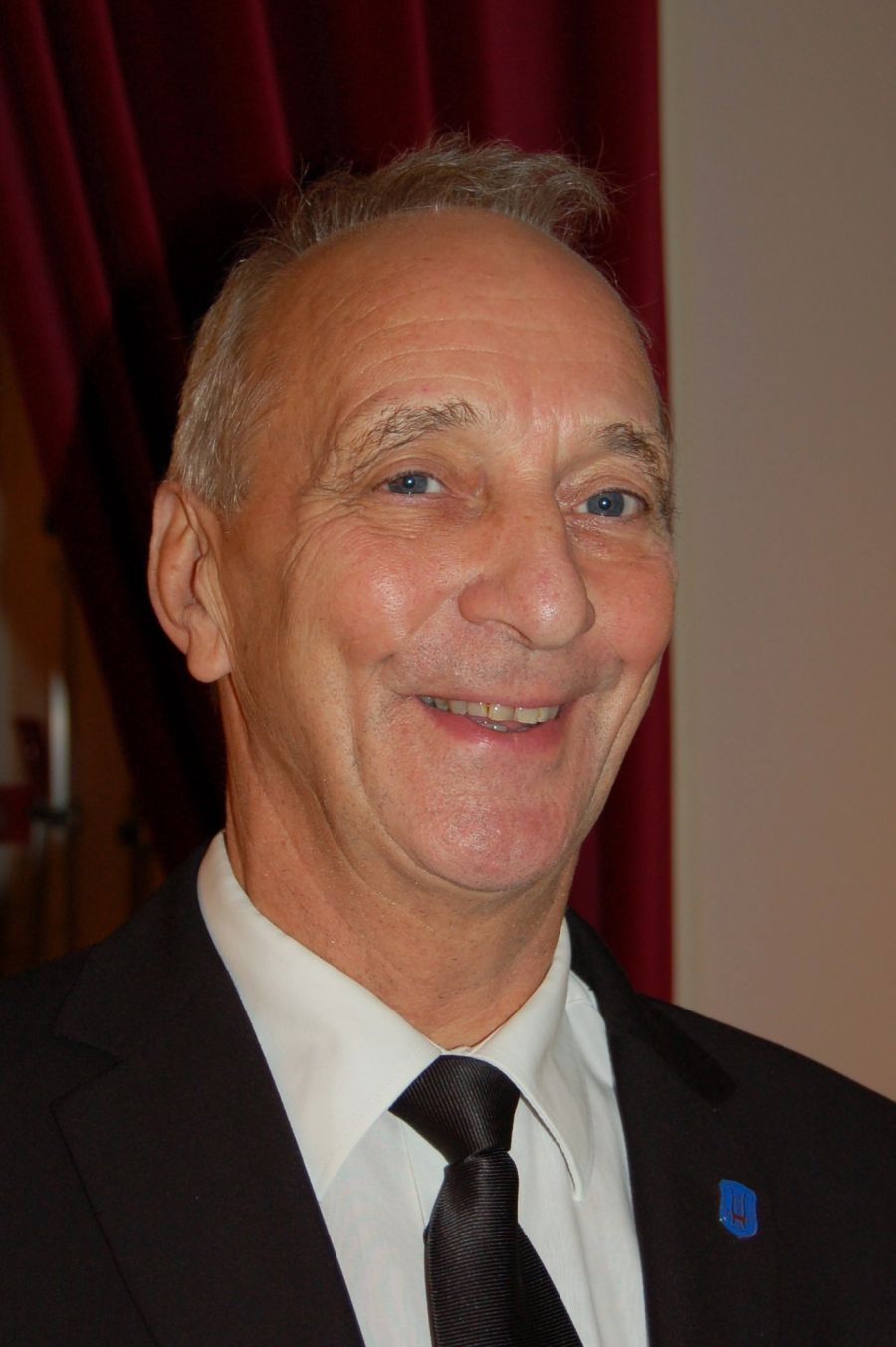Arne Hjermind, travel og positiv formann for byens travleste kor.