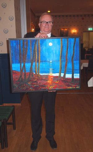 En av brødrene fra Trondheim, Jan Olav Straume, er en dyktig kunstmaler. Under taffelet i Salten overrakte han ett av sine malerier til logen som tegn på vennskap og takk for god mottakelse.